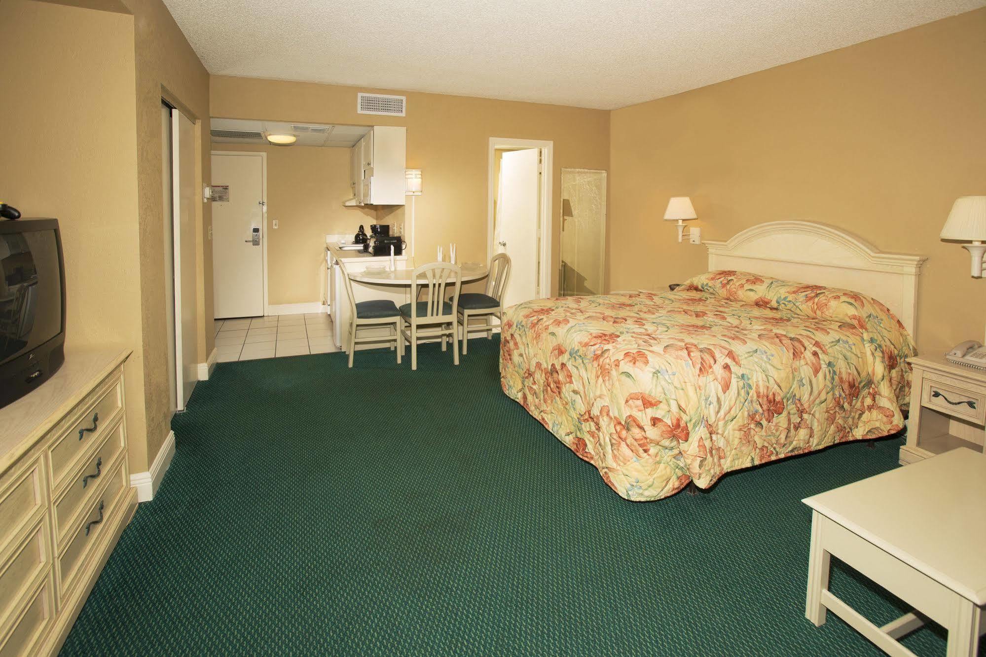 Enclave Suites, A Staysky & Near Universal