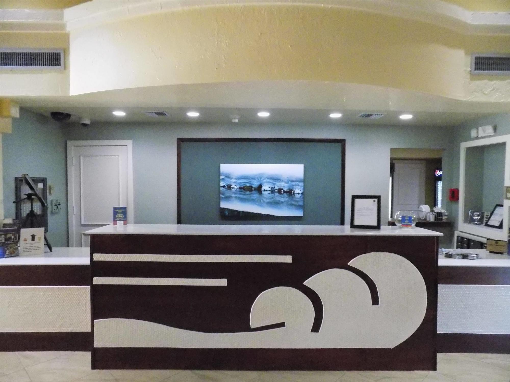 Western Deerfield & 3* Deerfield Beach