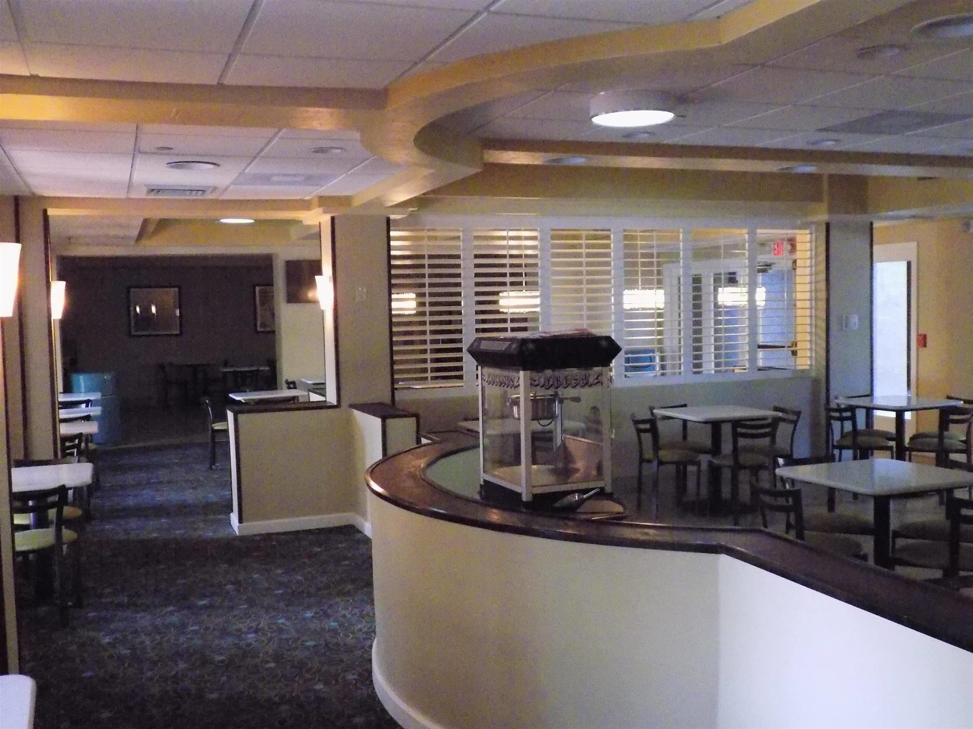Western Deerfield & Hotel