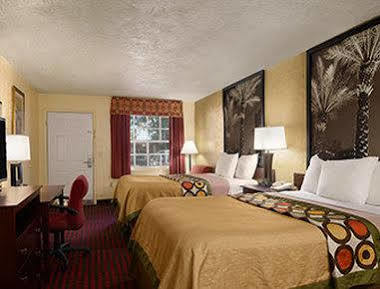 Motel Super 8 By Wyndham Sarasota Area