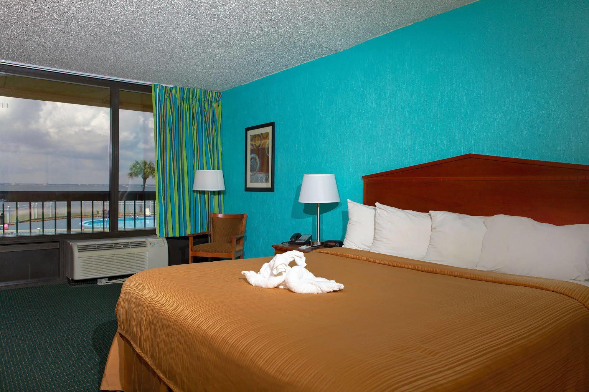 Quality & Bayside Near Pensacola Gulf Breeze