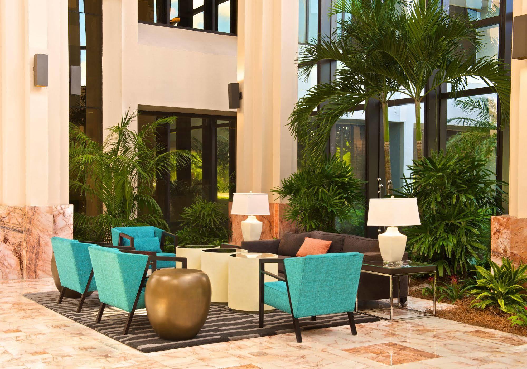 Embassy By Hilton Palm Gardens Pga Boulevard Hotel 4*