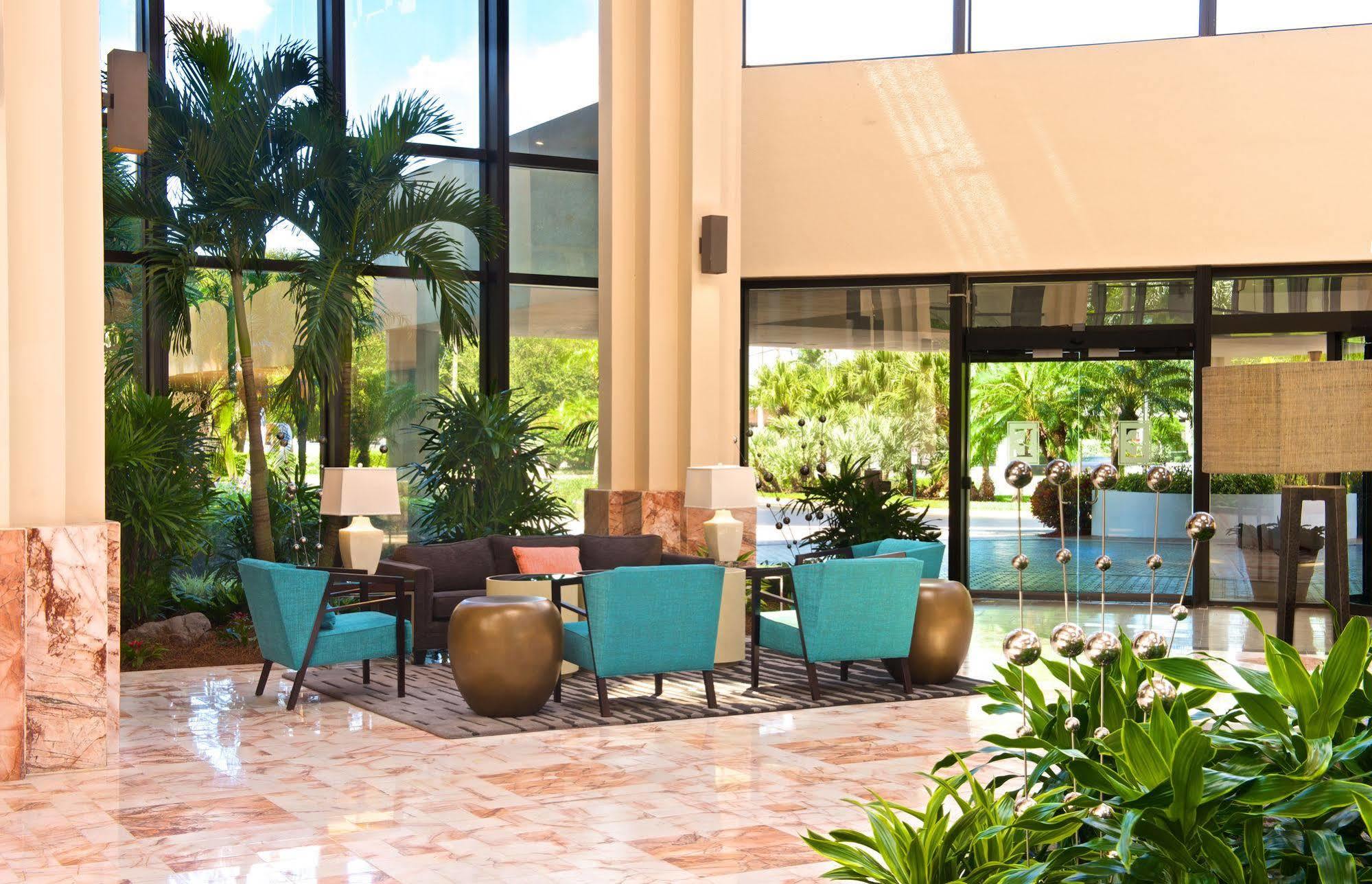 Embassy By Hilton Palm Gardens Pga Boulevard 4*