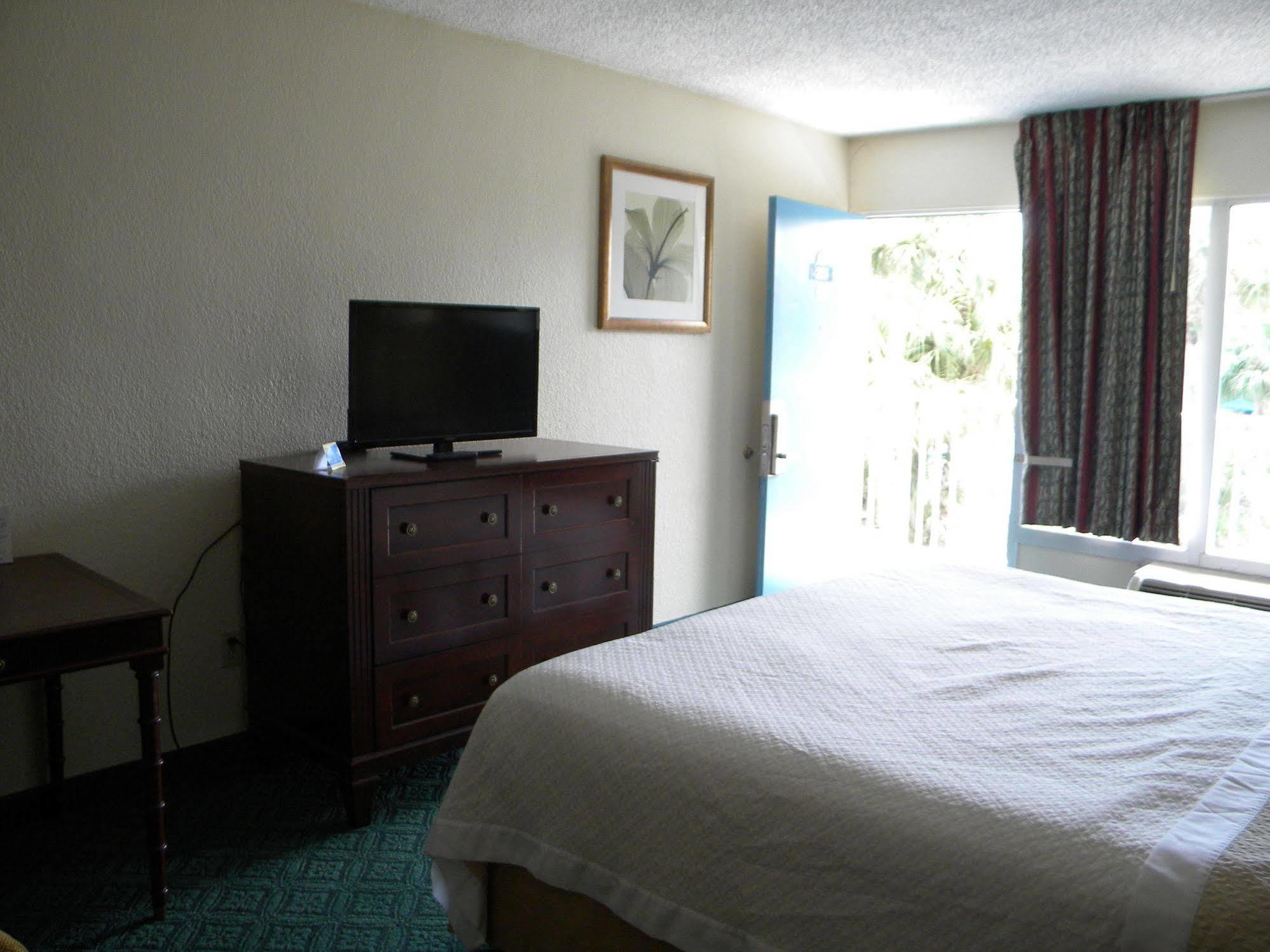 Hotel Days By Wyndham Daytona Speedway