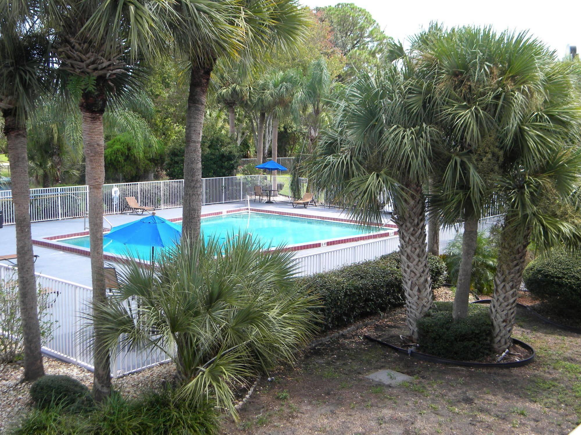 Days By Wyndham Daytona Speedway 2*