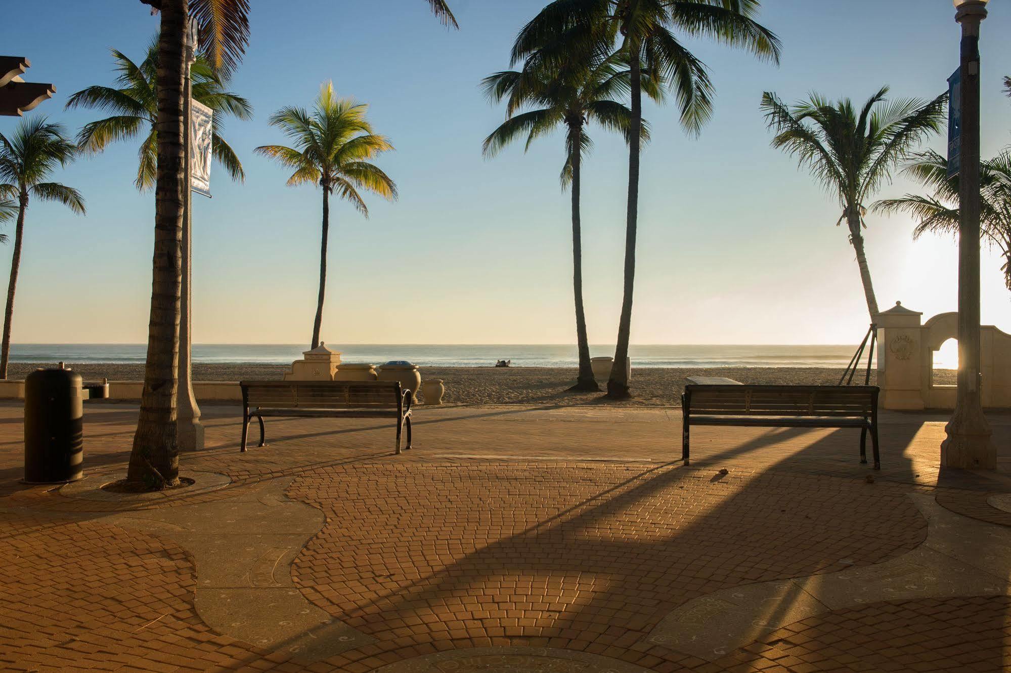 Beachside Boutique Hollywood