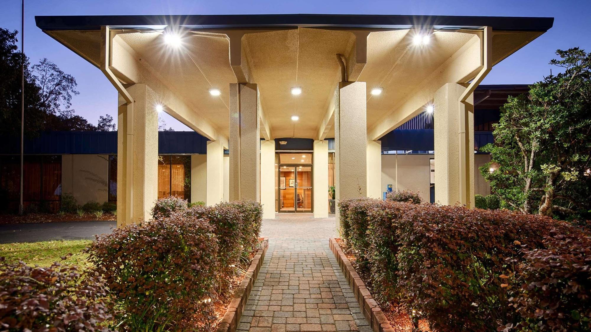 Western Crossroads Hotel 3*