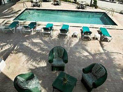Tropic Cay Hotel 2*