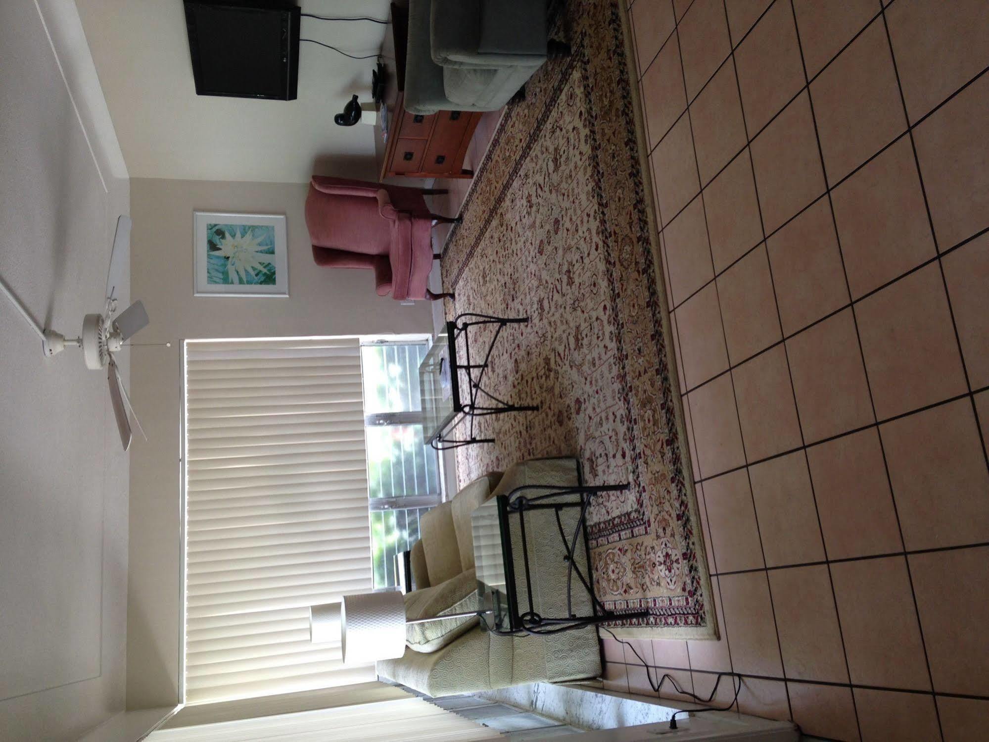 Cheston House - Clothing Optional Male Hotel Fort Lauderdale
