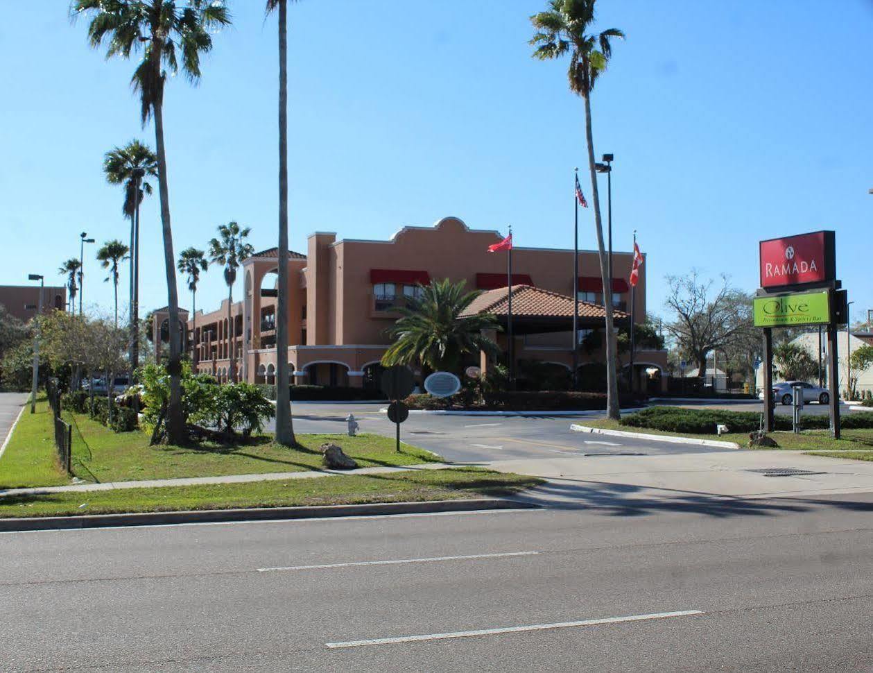Ramada By Wyndham Downtown Hotel