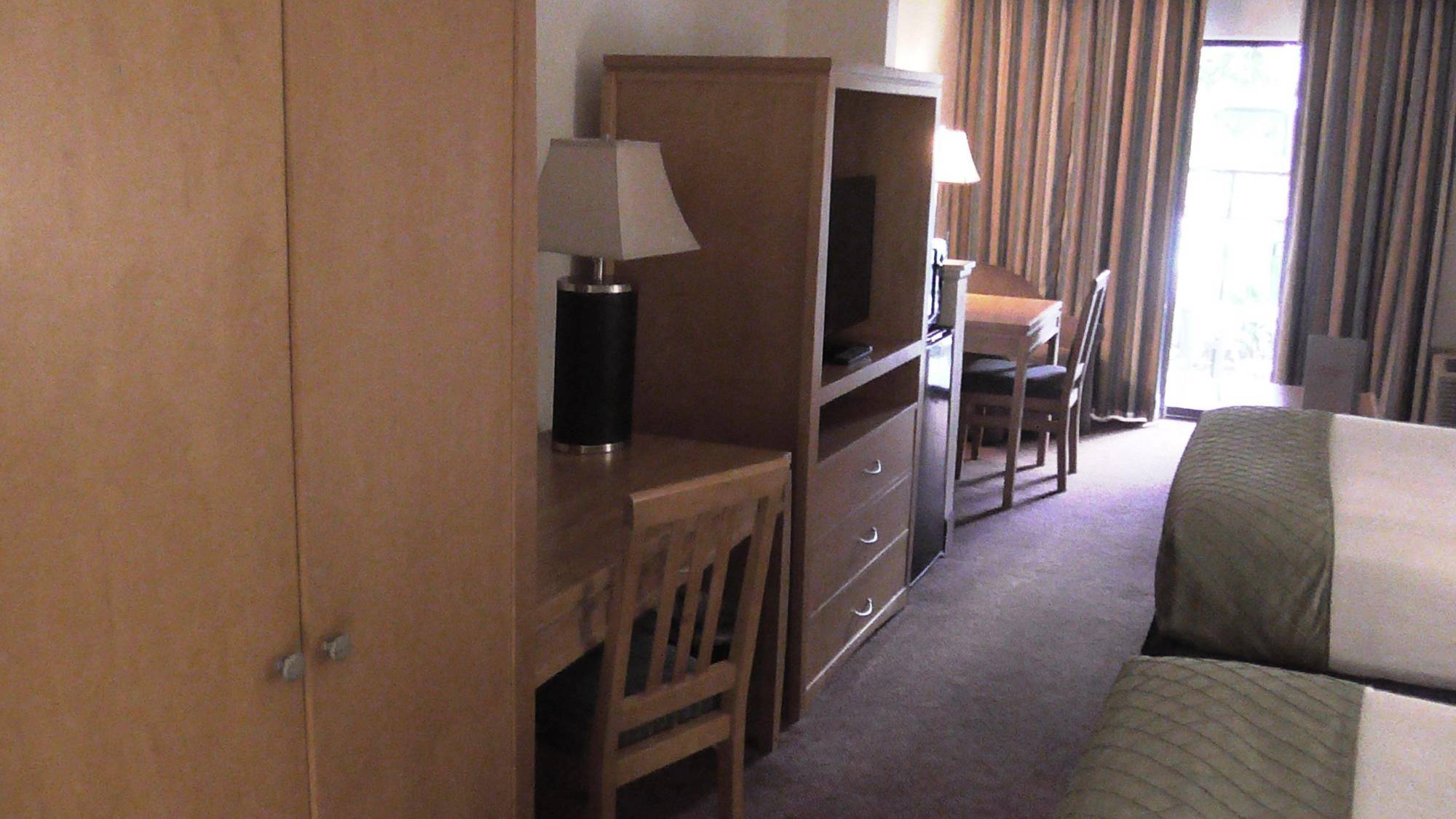 Hotel Ramada By Wyndham Downtown 3*