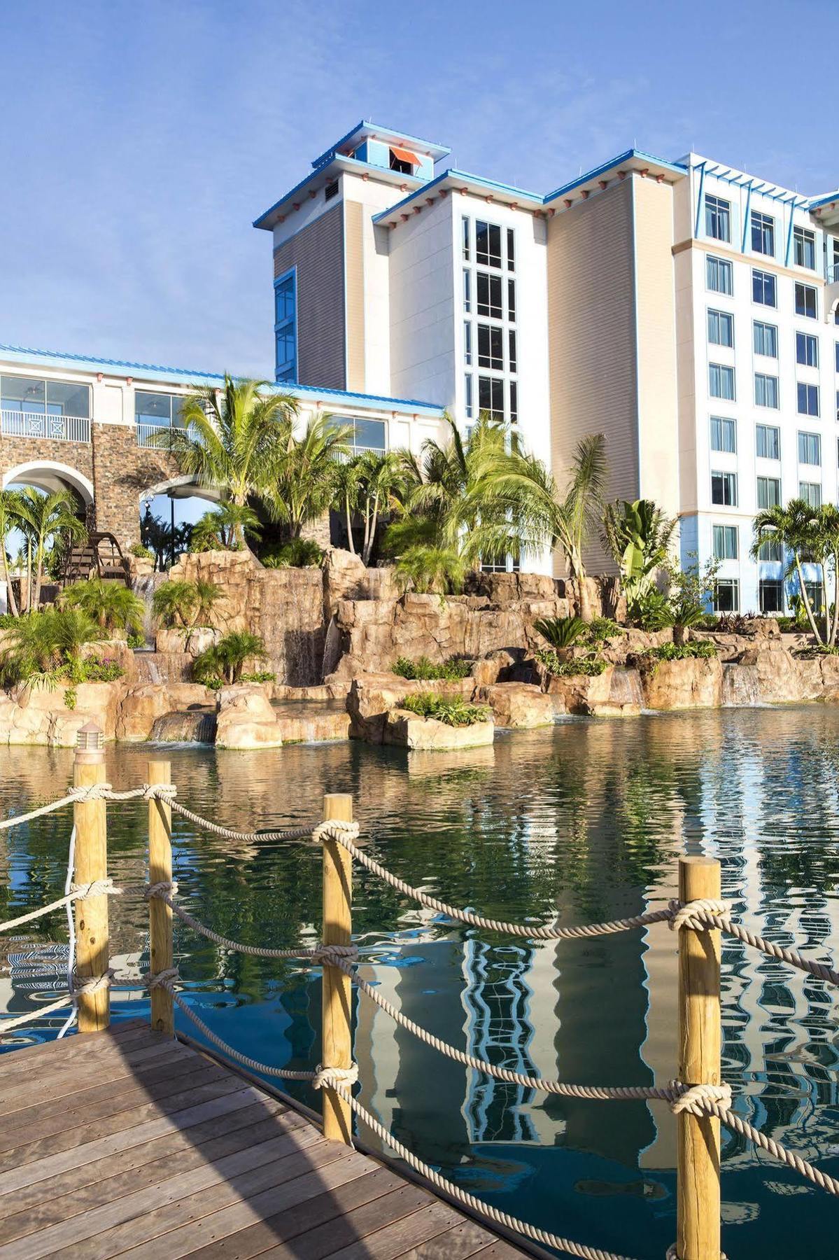 Universal's Loews Sapphire Falls