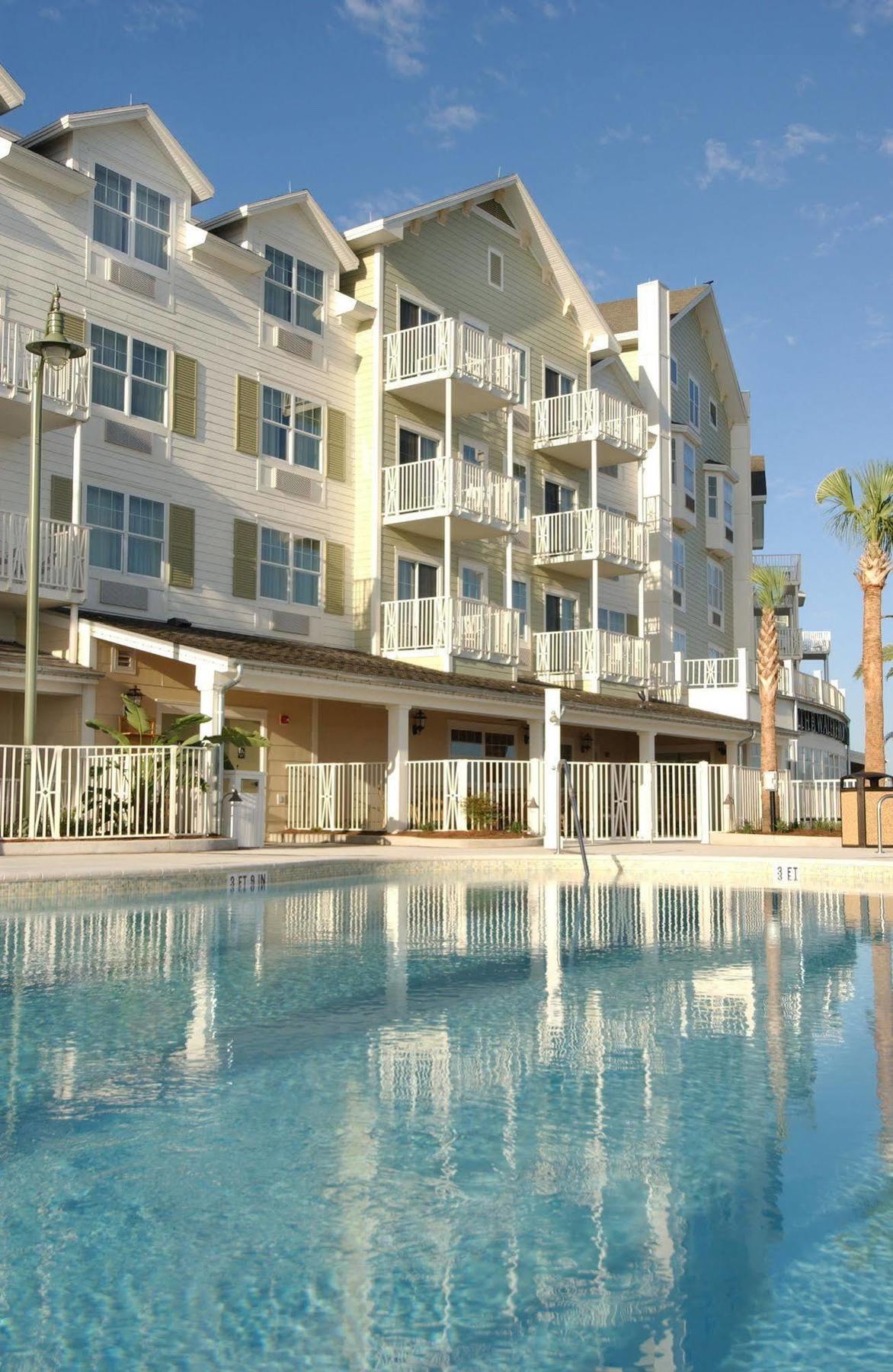 The Waterfront 3* The Villages