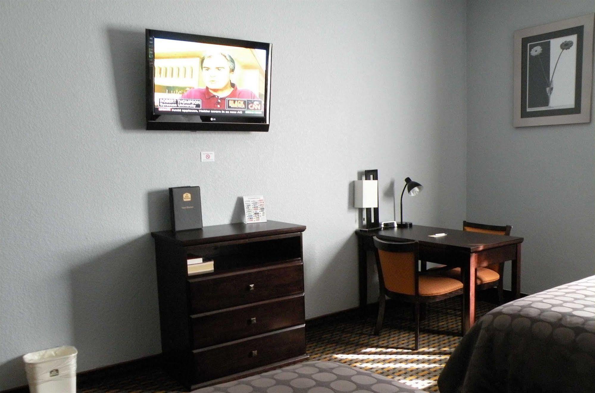 Hotel Days & By Wyndham North Naples Bonita Springs