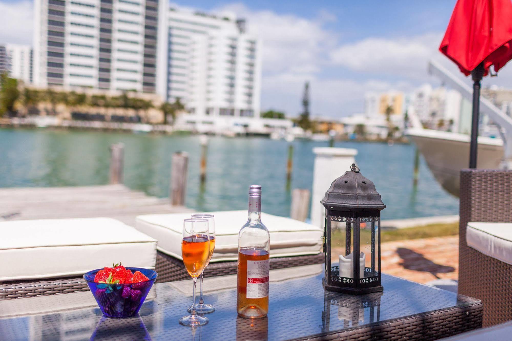 Miami Whitehouse Aparthotel