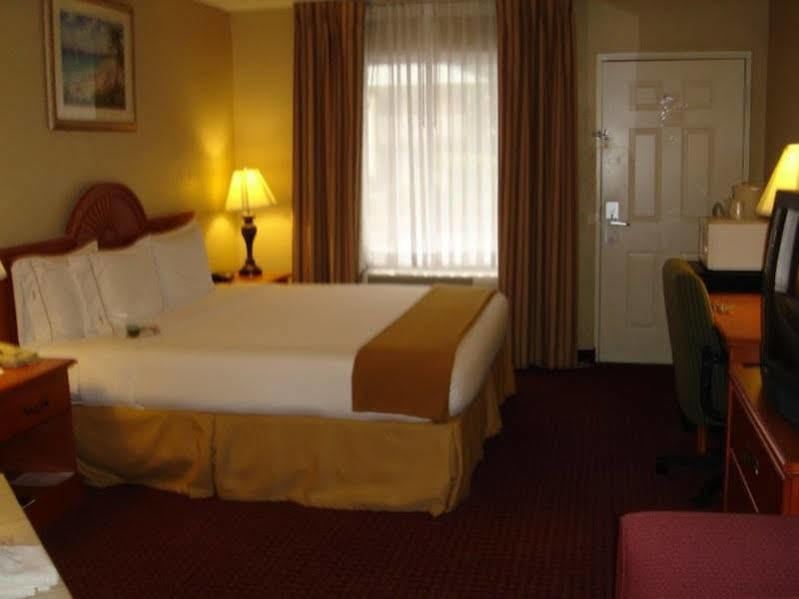 Hotel Baymont By Wyndham 2*
