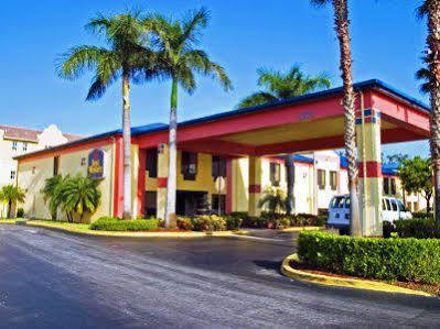 Western Lauderdale Airport Cruise Port Motel 3*