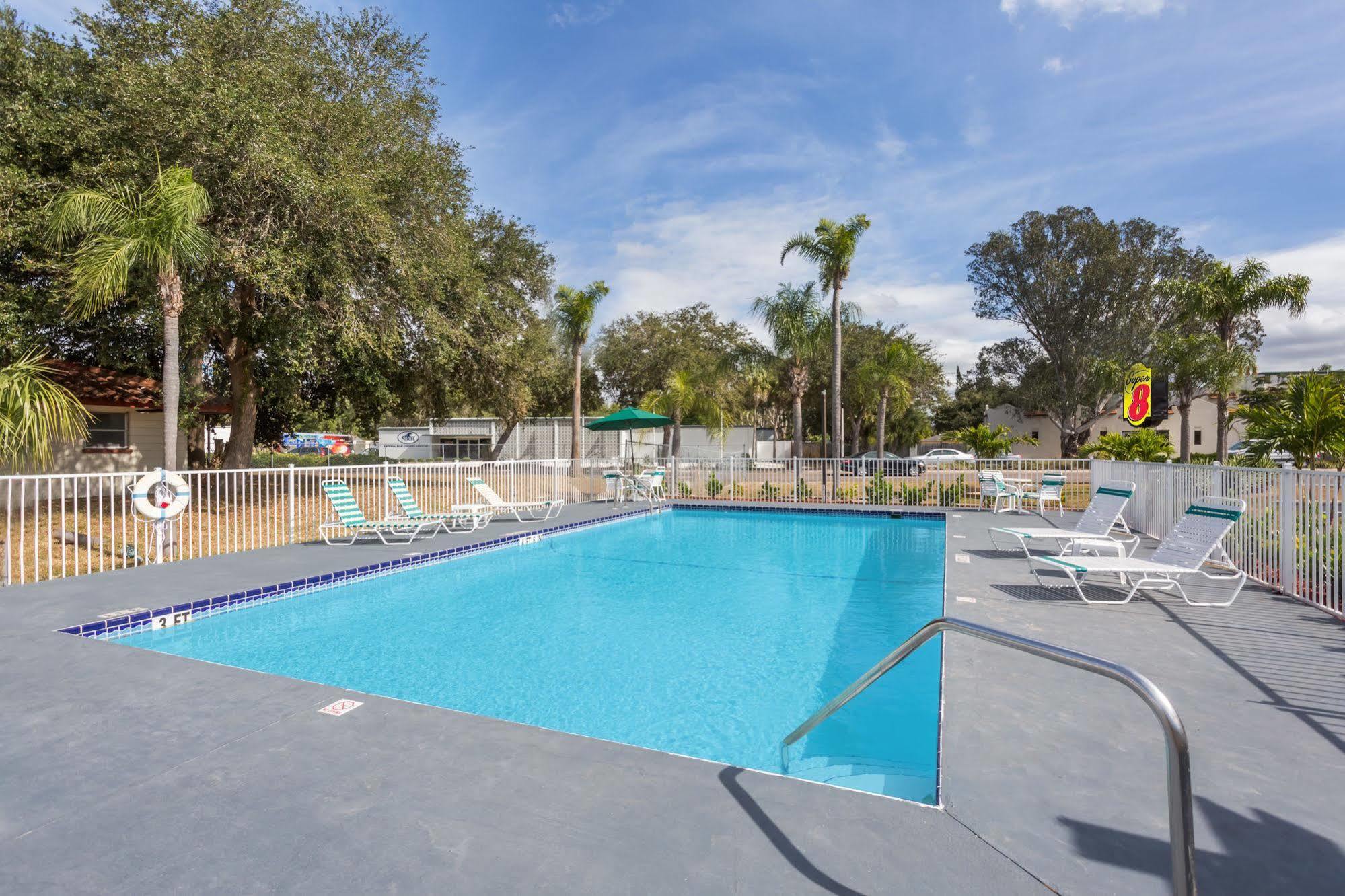 Super 8 By Wyndham Sarasota Near Siesta Key 2* Sarasota