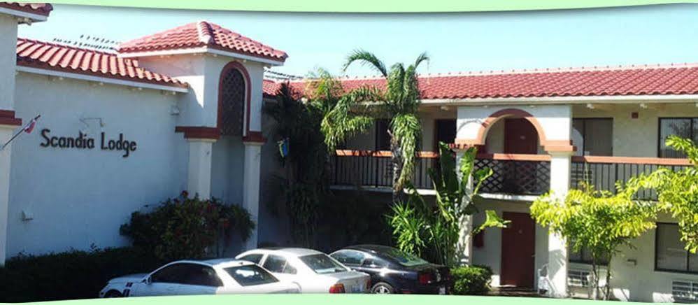 Palm Breeze Hotel Motel 3*