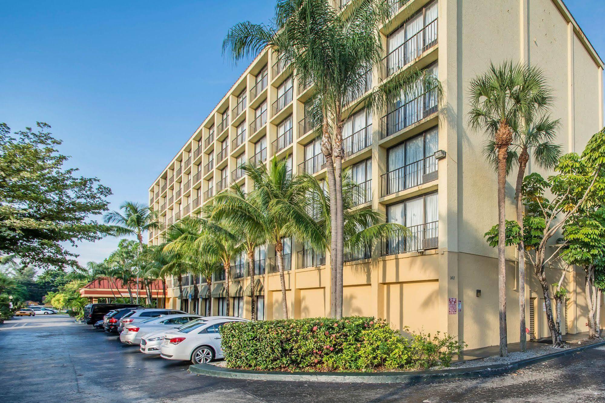 Hotel North Miami Gardens & (adults Only)