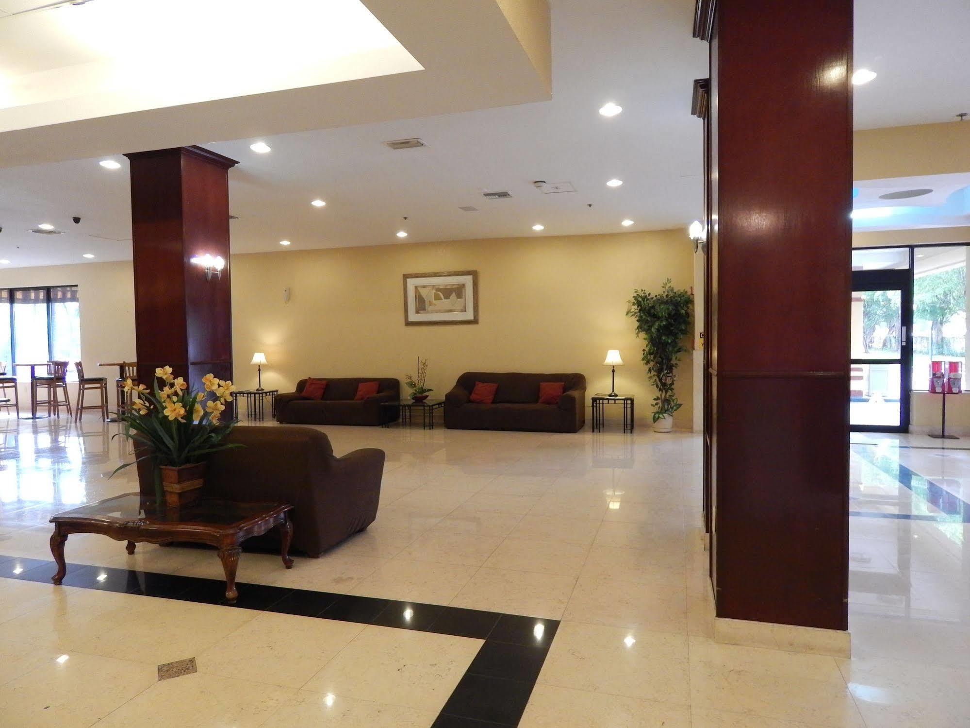 Hotel North Miami Gardens & (adults Only) 2*