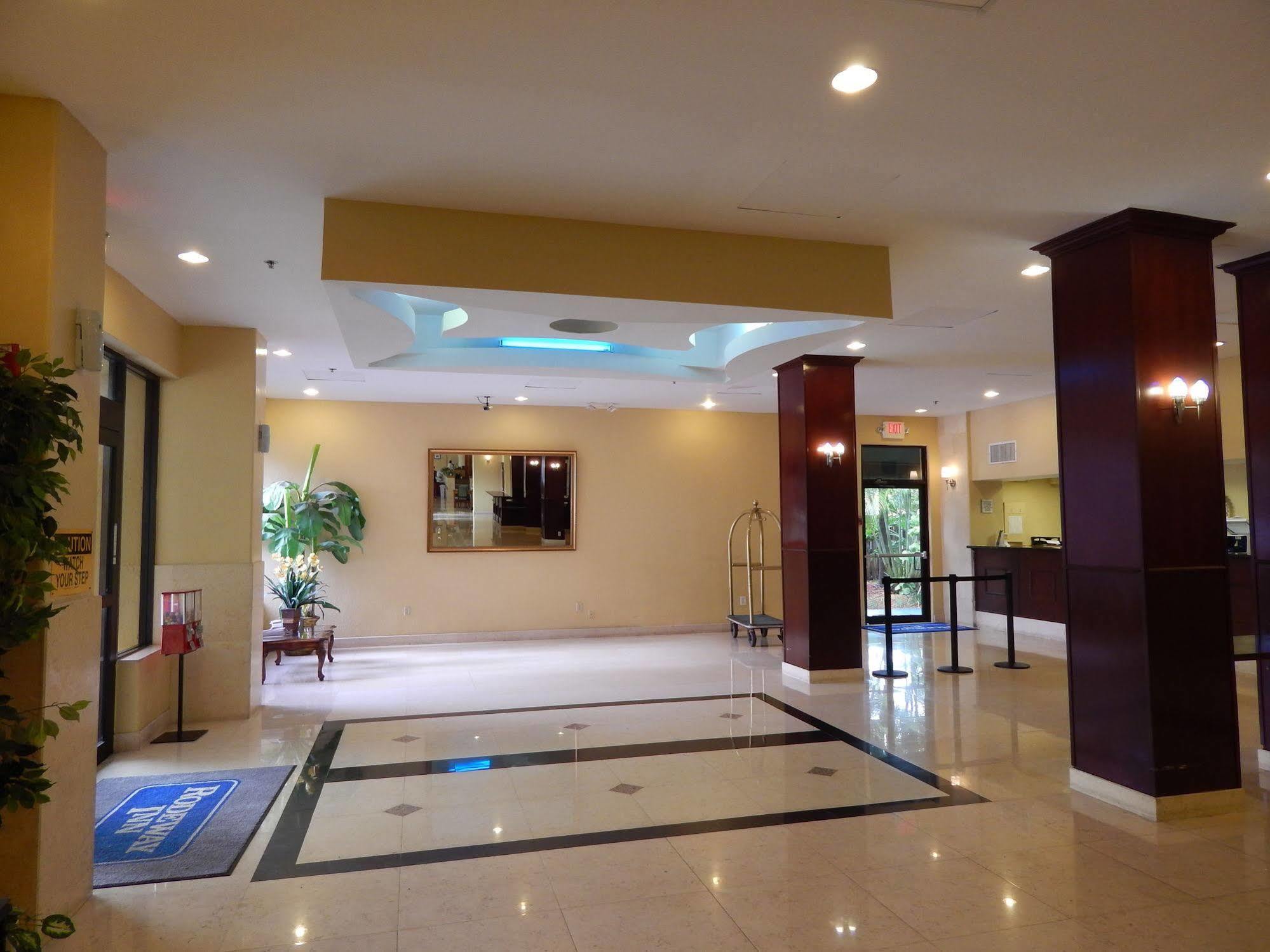 North Miami Gardens & (adults Only) North Miami Beach