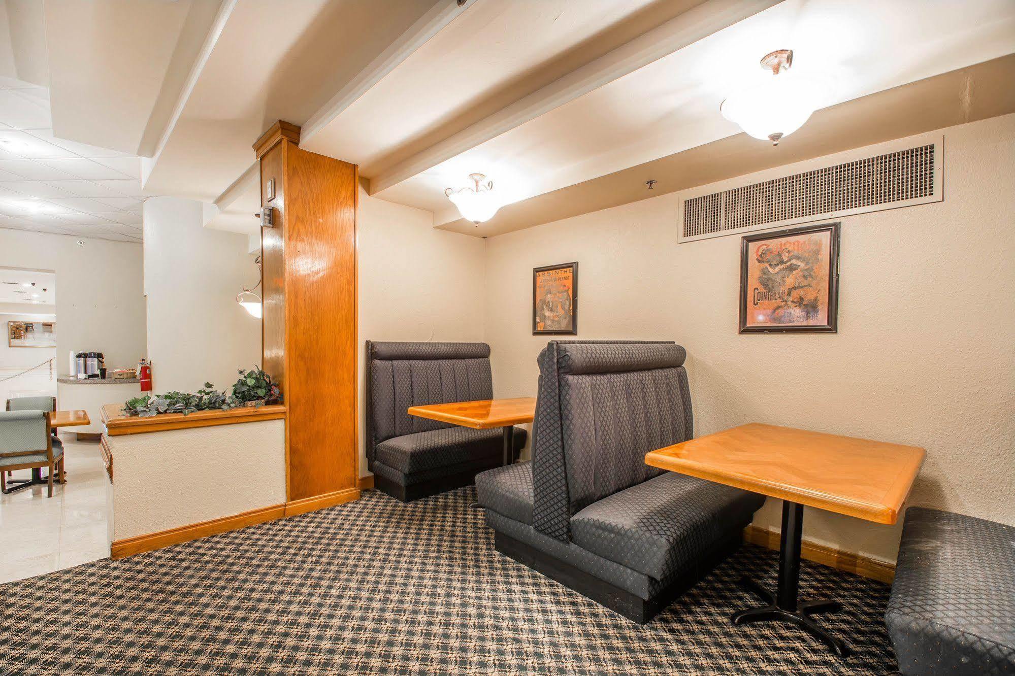 North Miami Gardens & (adults Only) North Miami Beach