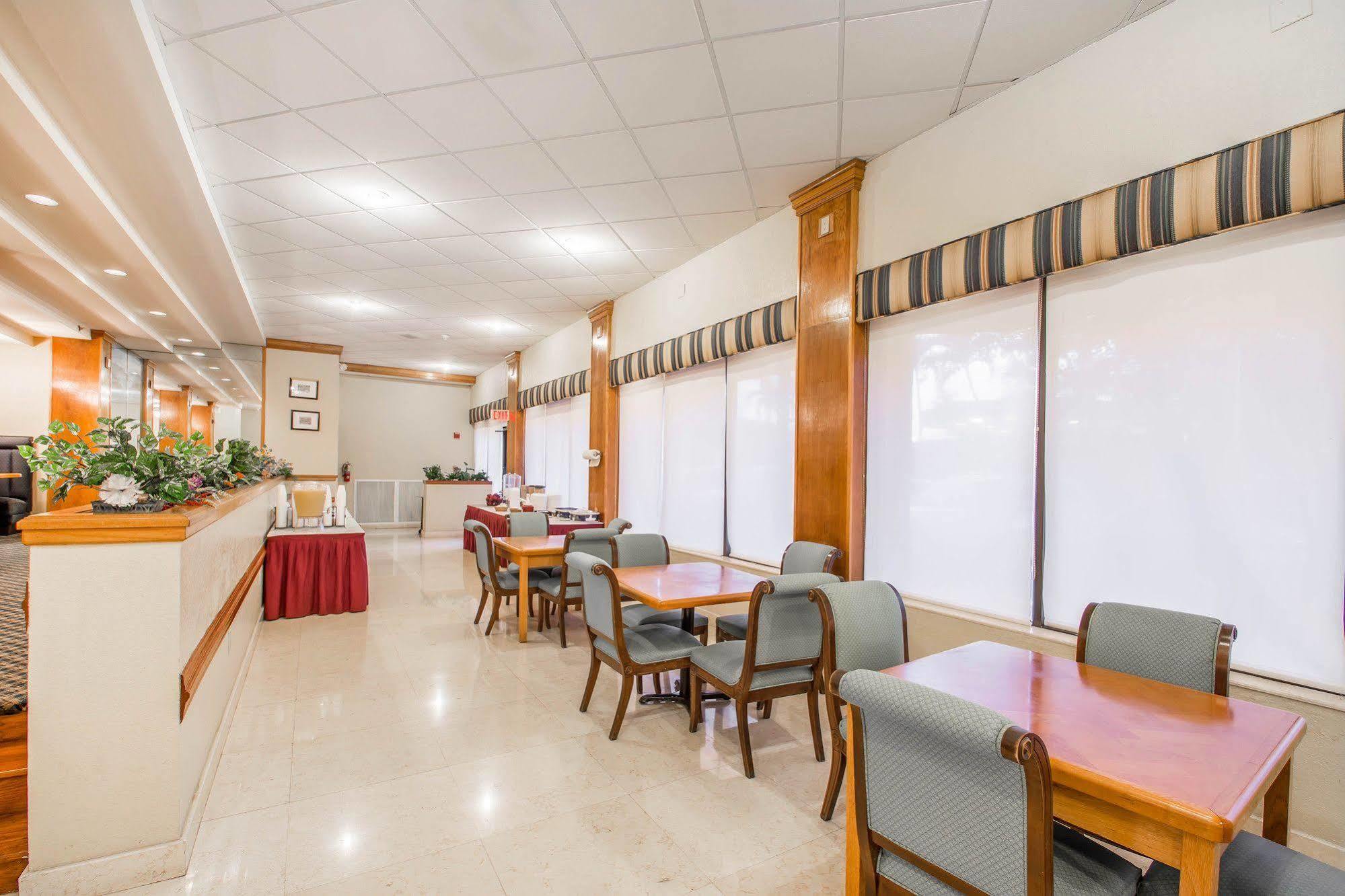 North Miami Gardens & (adults Only) Hotel 2*