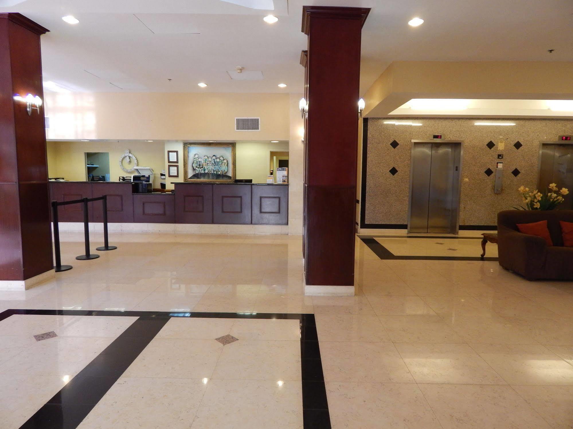 North Miami Gardens & (adults Only) Hotel
