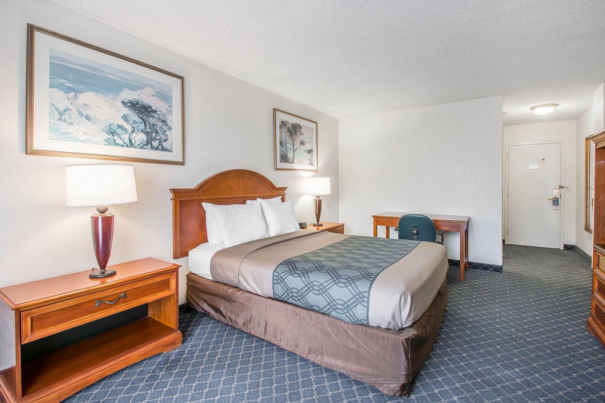 Hotel North Miami Gardens & (adults Only)
