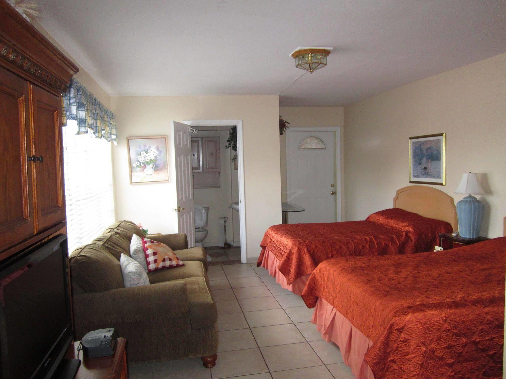 Ivory Sands Beach Suites Motel 2*