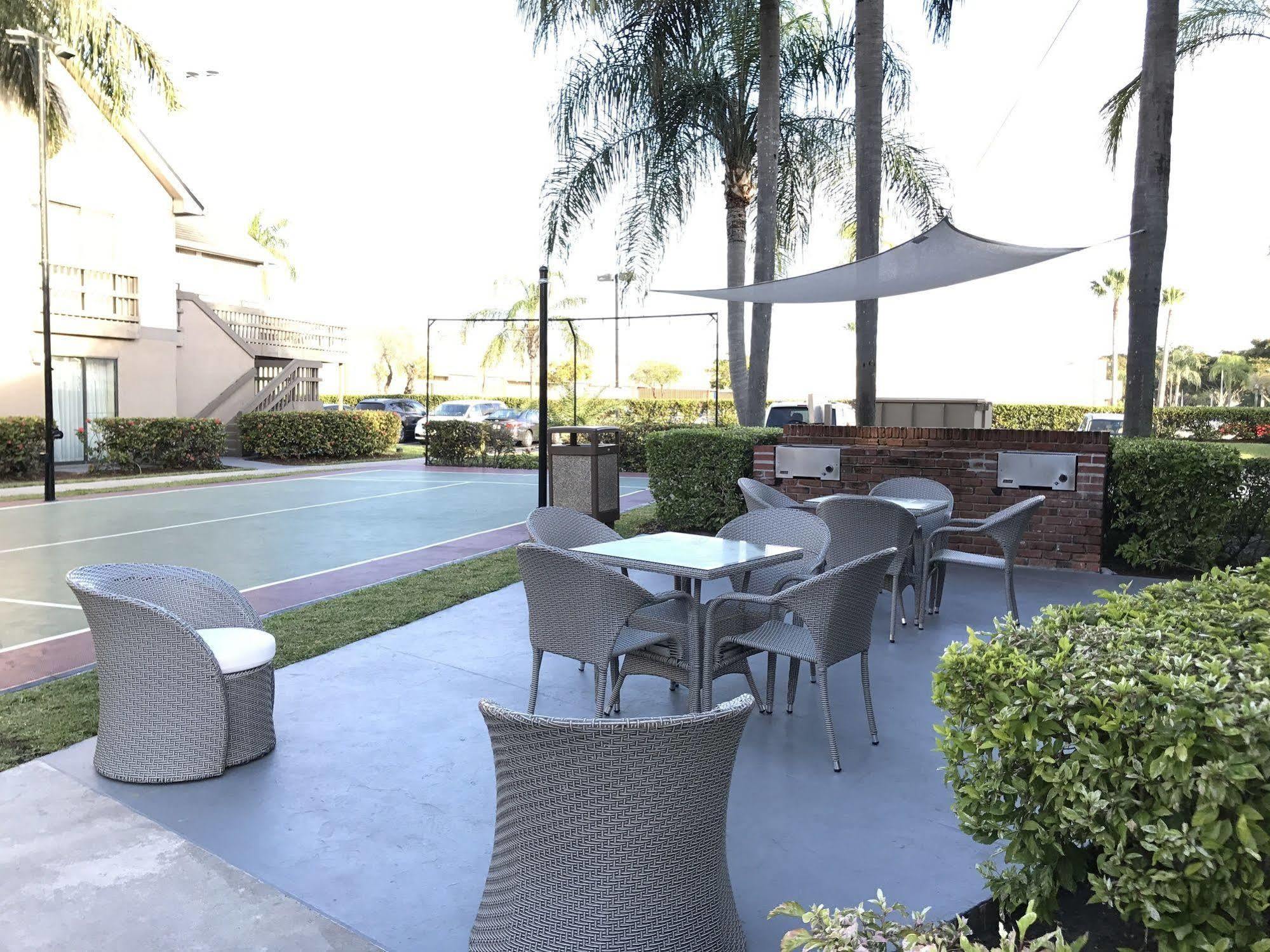 & Miami Airport West 3* Doral