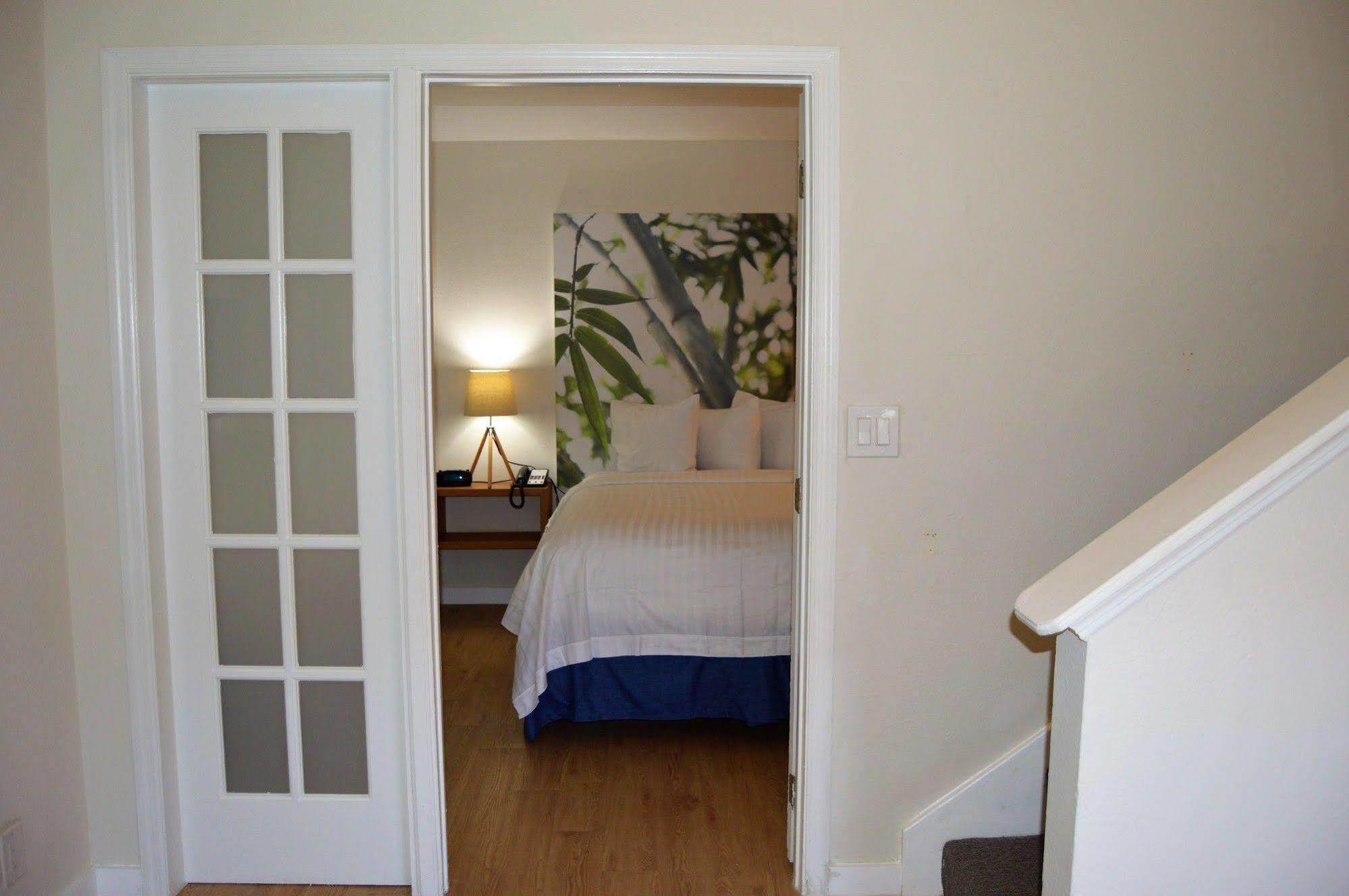 & Miami Airport West Hotel 3*