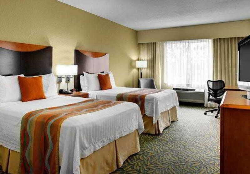 Hotel Fairfield & By Marriott 3*