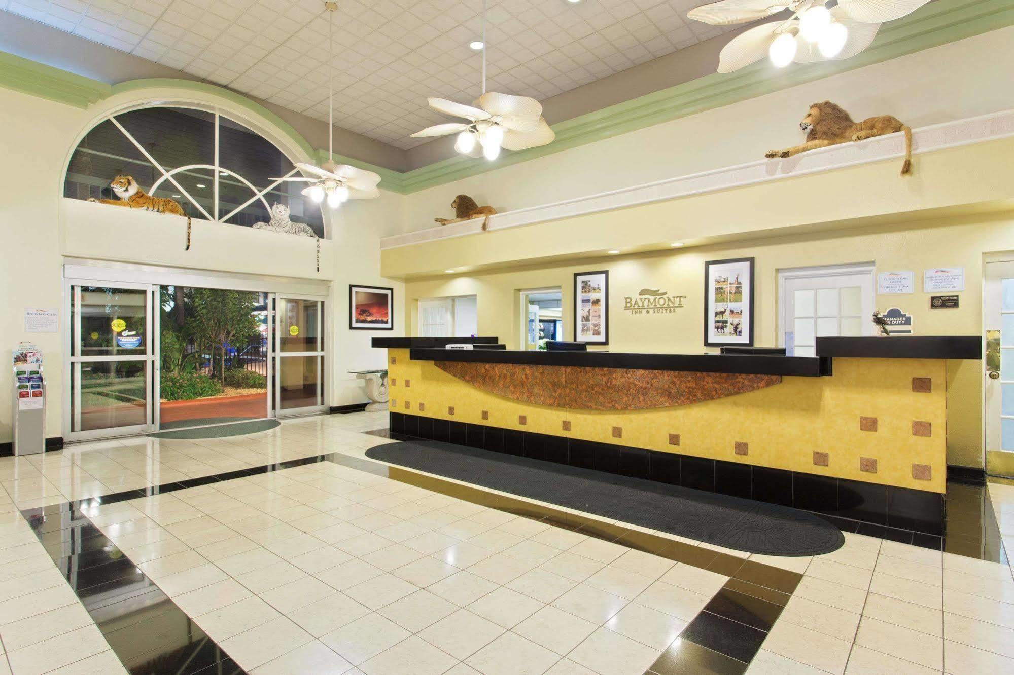 Baymont By Wyndham Near Busch Gardens Hotel 2*