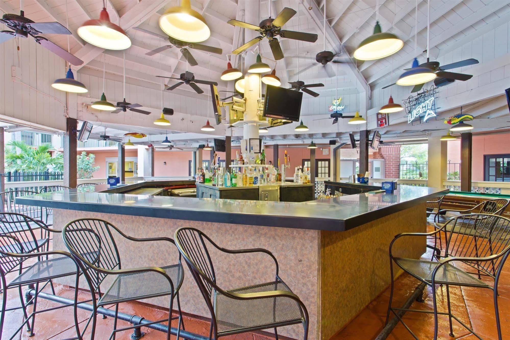 Baymont By Wyndham Near Busch Gardens Hotel