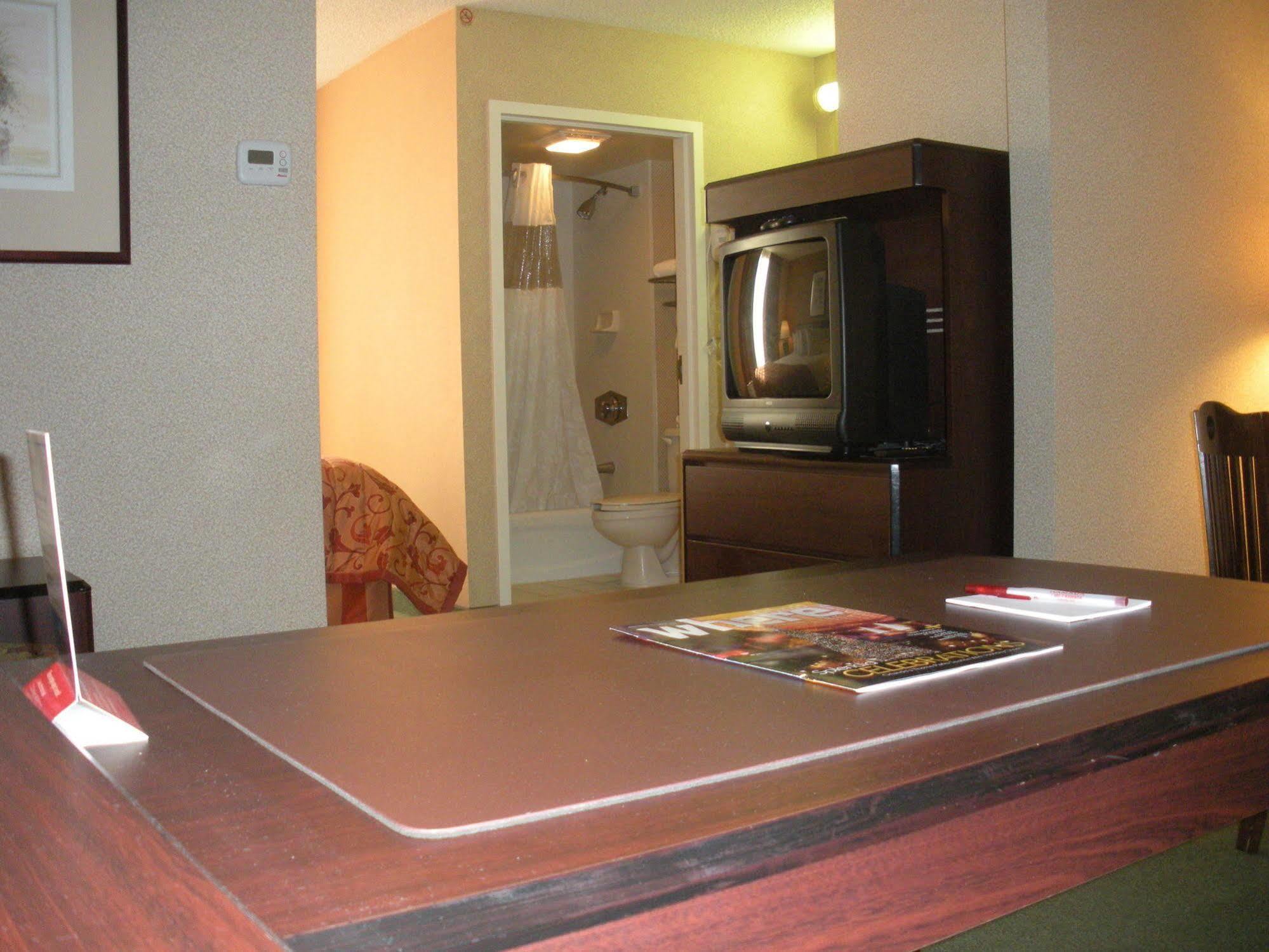 Hotel Ramada By Wyndham Airport- Free Airport Shuttle Orlando