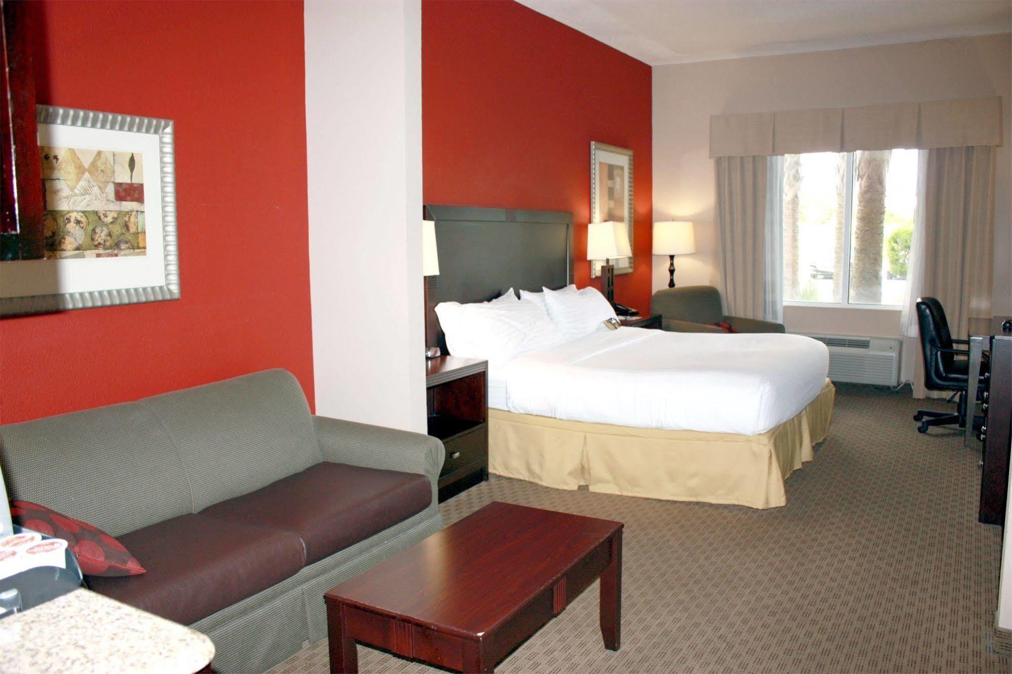 Hotel Express & South I-10 By Ihg Crestview