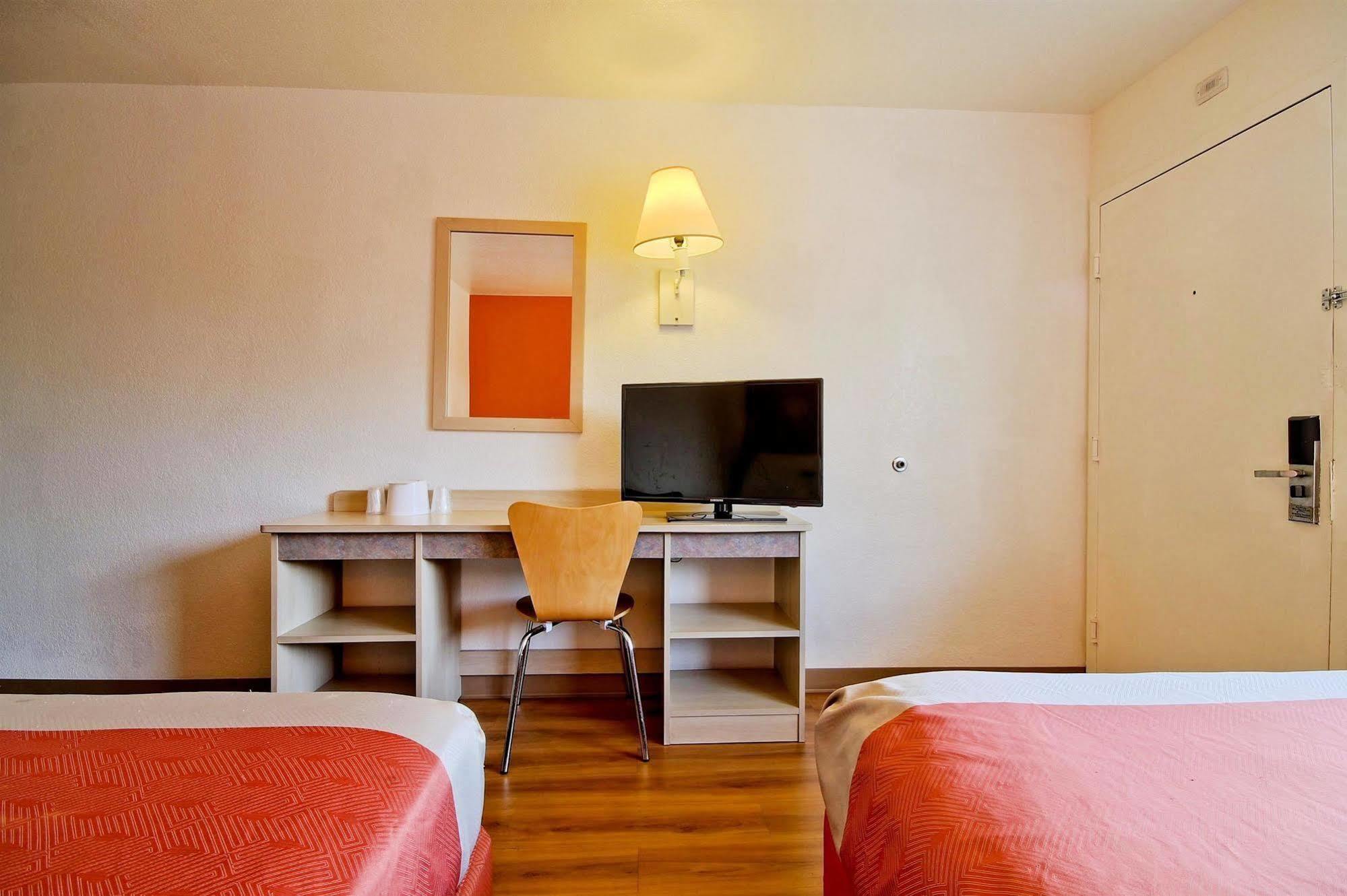 Travelodge By Wyndham Pompano