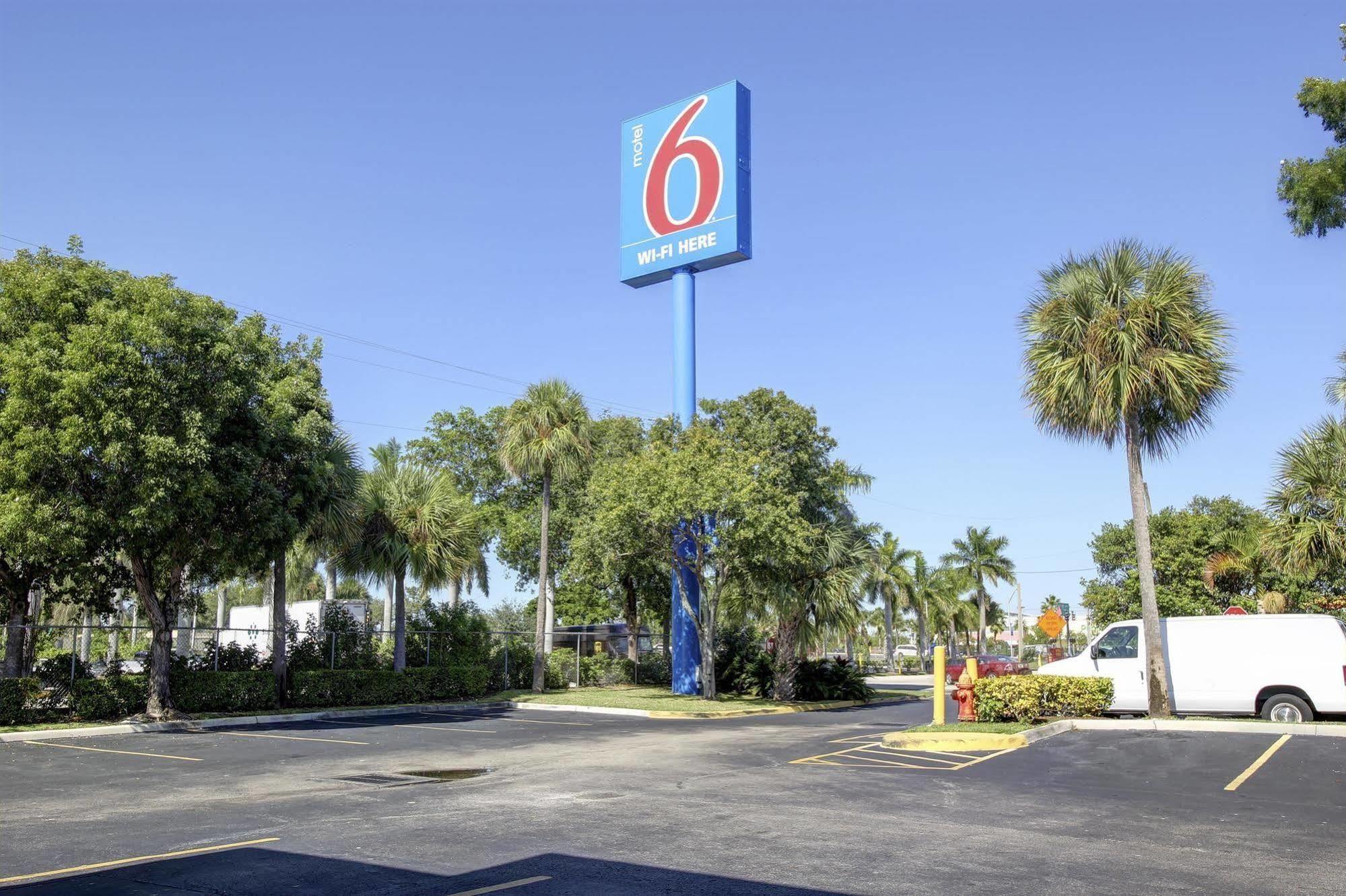 6-lantana West Palm Beach, Fl 2* Lantana