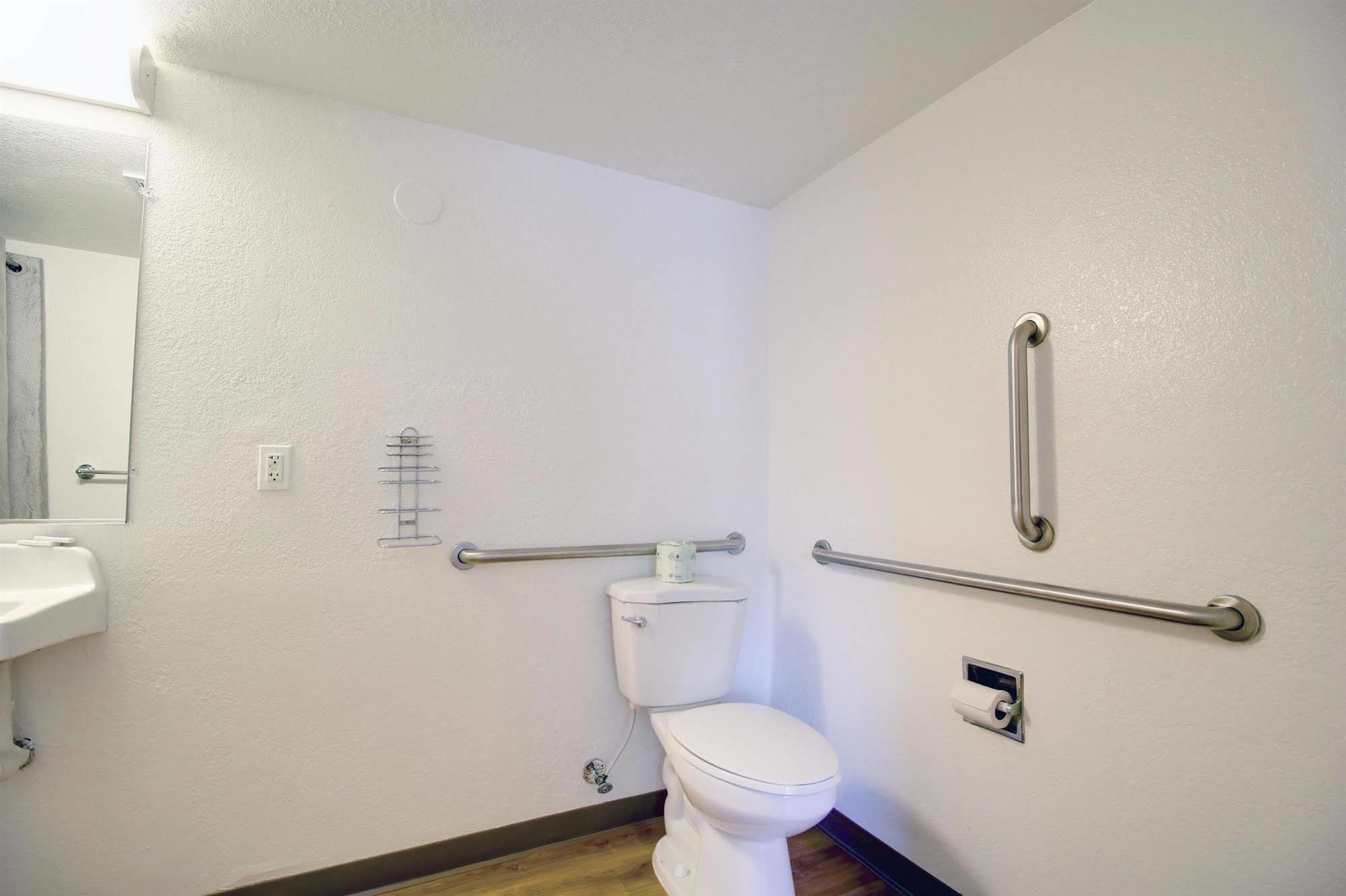 6-lantana West Palm Beach, Fl 2* Lantana