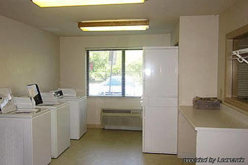 Candlewood Southpoint 2*