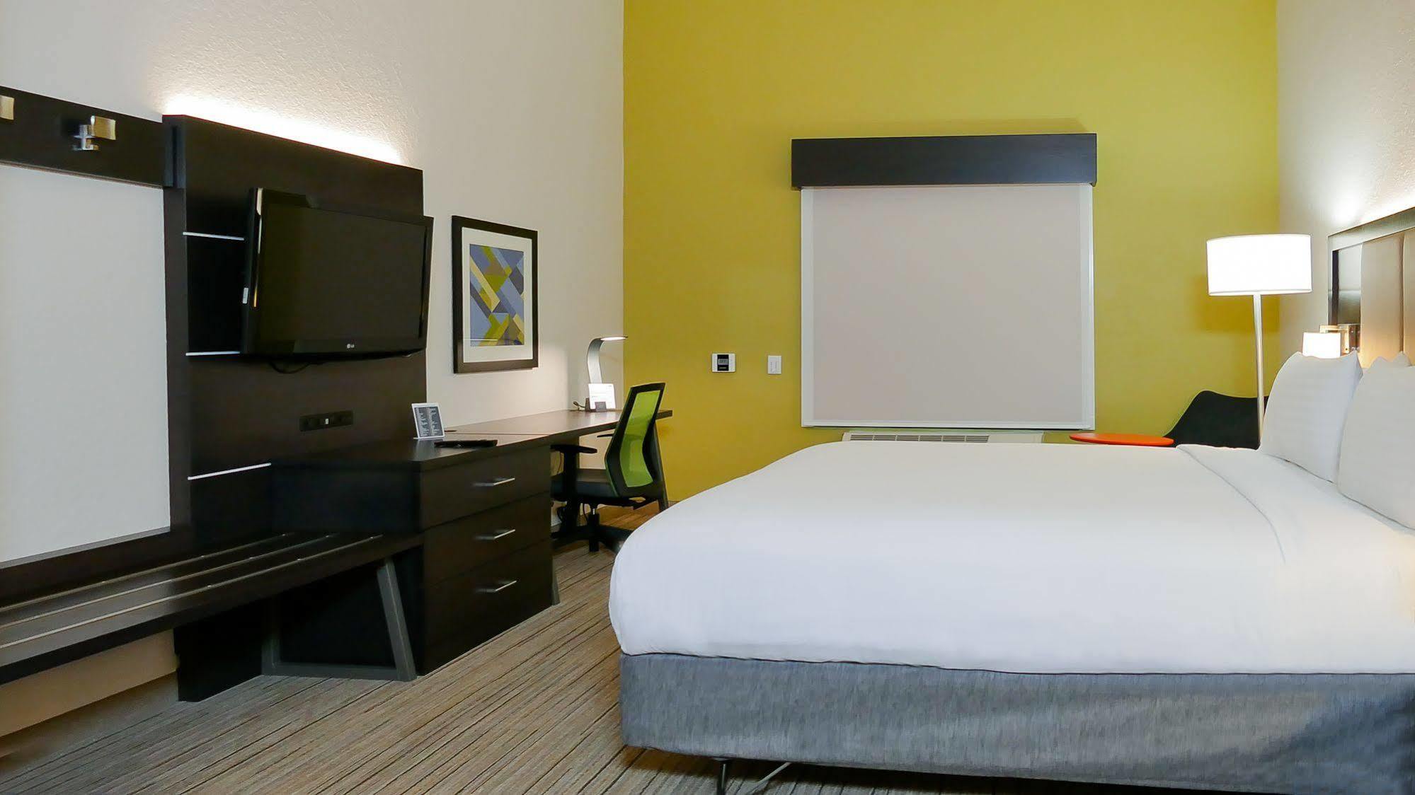 Express North / I-275 By Ihg 2* St. Petersburg