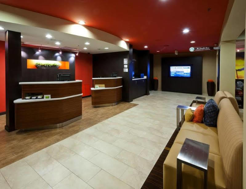 Courtyard By Marriott Hotel