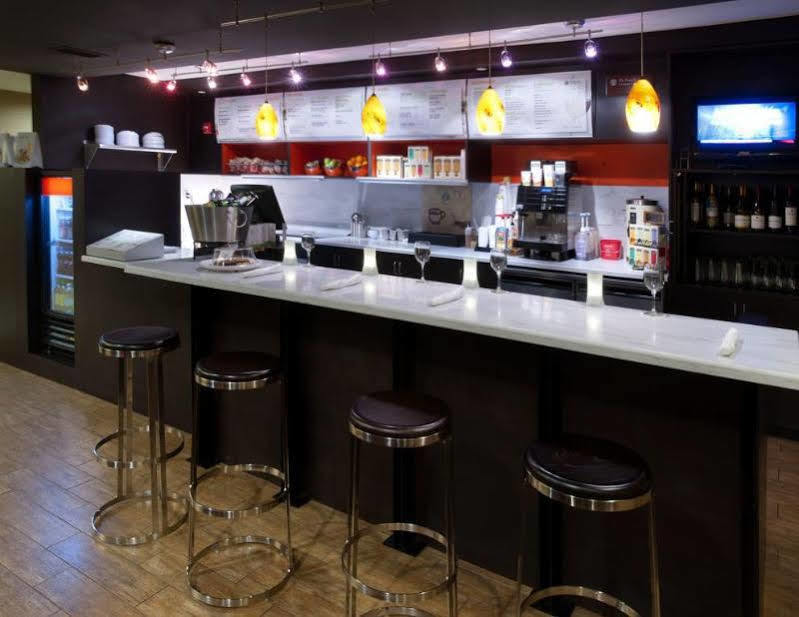 Courtyard By Marriott Hotel
