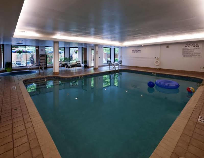 Courtyard By Marriott Pensacola
