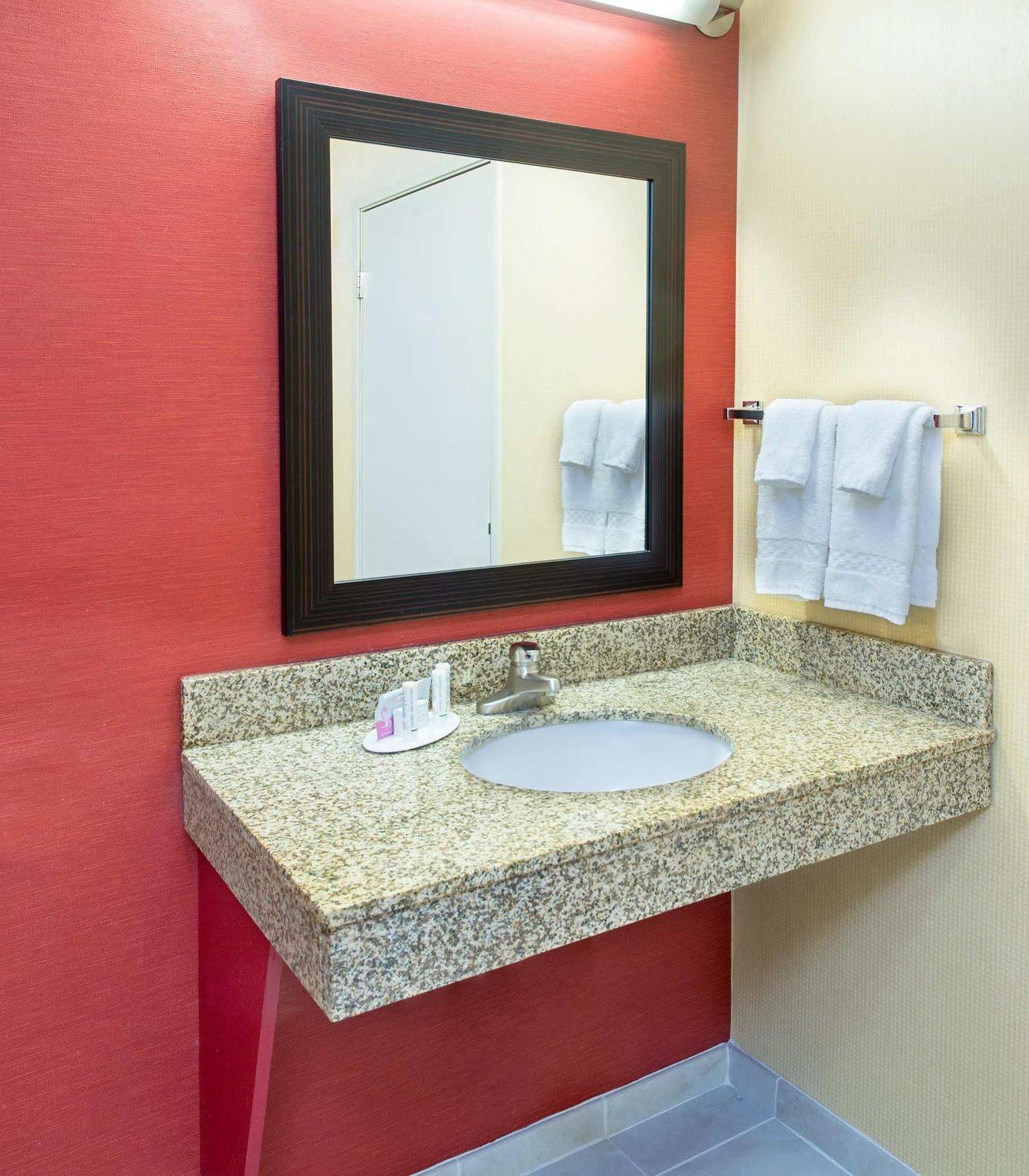 Courtyard By Marriott