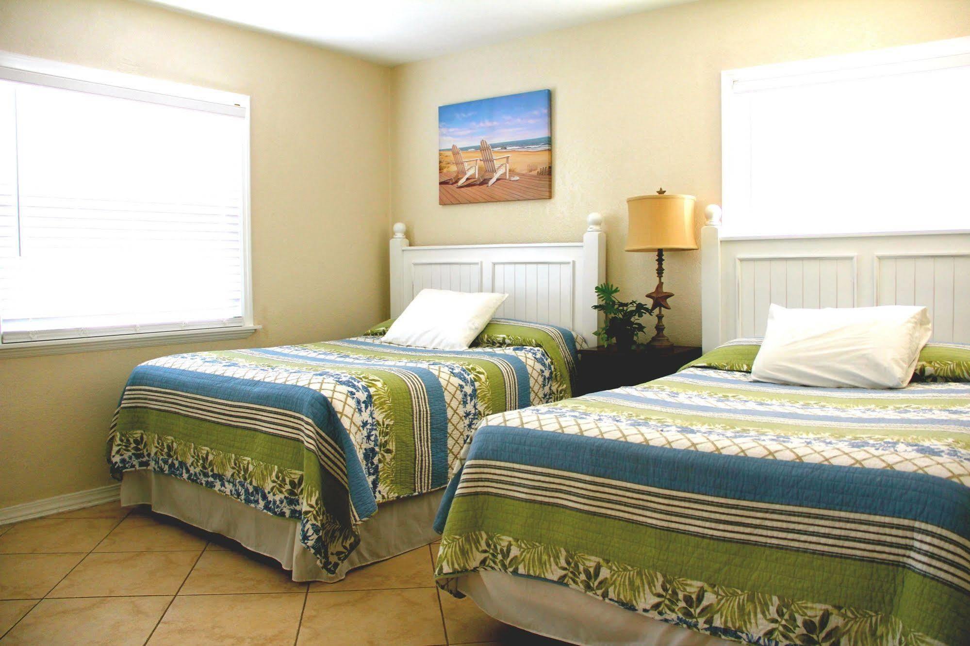 Haley's At Anna Maria Island 2*