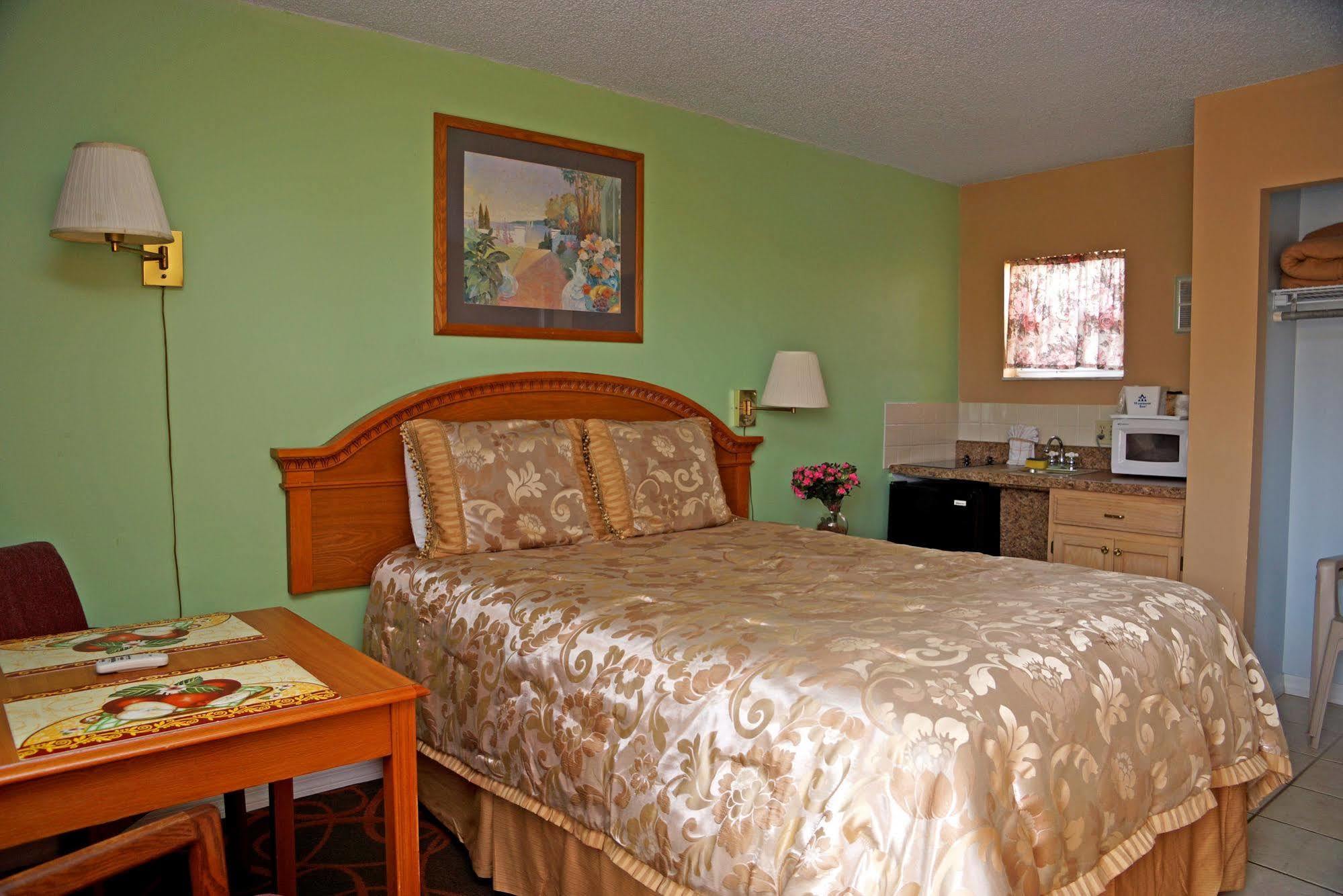 Beachwalk Motel