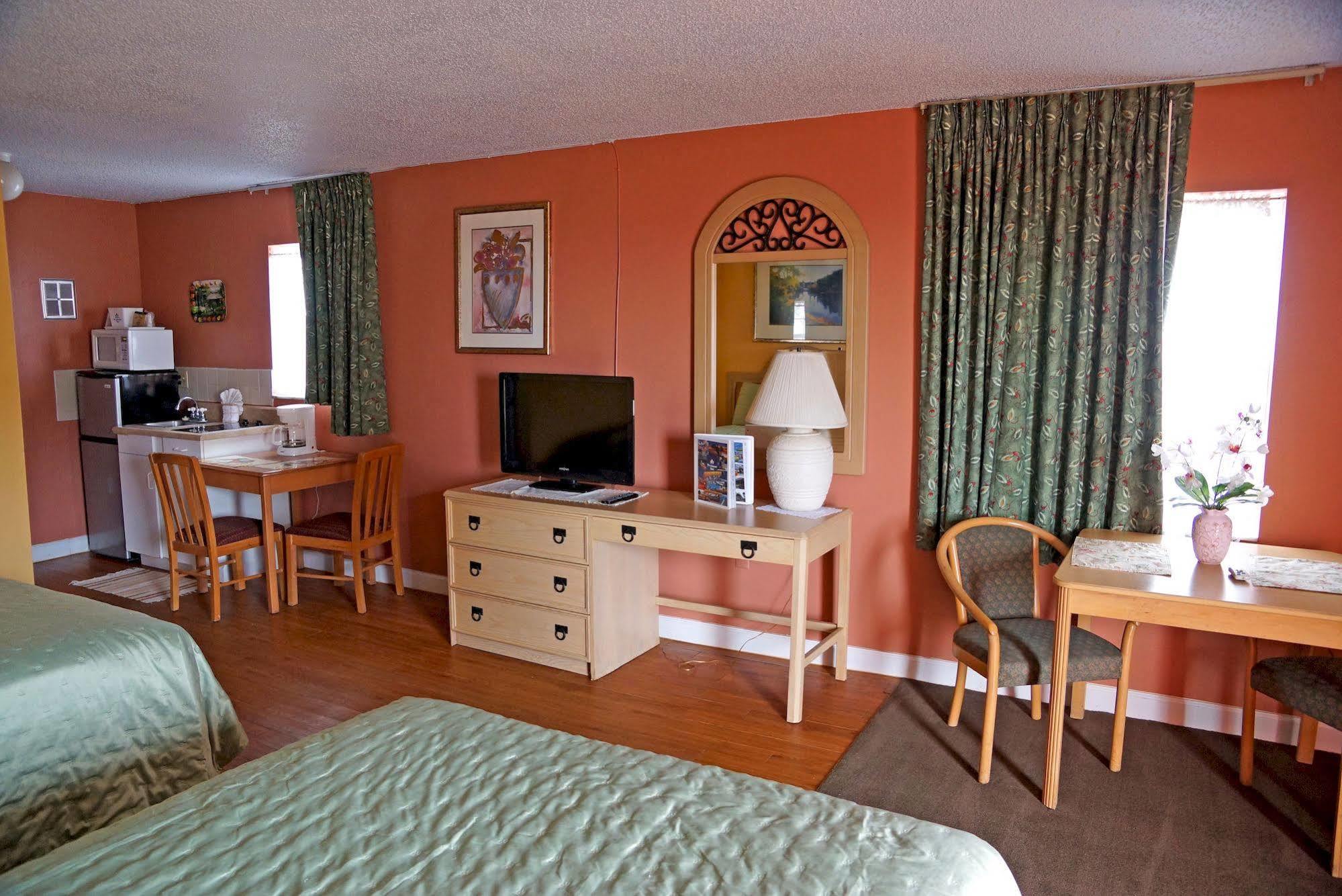 Beachwalk Motel